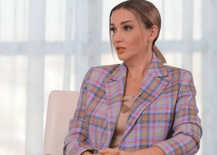 «Не вижу ничего в этом плохого»: Анфиса Чехова рассказала о том, что целует в губы своего 11-летнего сына «Не вижу ничего в этом плохого»: Анфиса Чехова рассказала о том, что целует в губы своего 11-летнего сына
