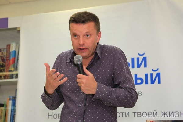 Леонид Парфенов решил переписать историю Леонид Парфенов решил переписать историю