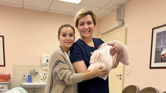 «Картина вырисовывается»: Ольга Орлова показала свою фигуру спустя 2 недели после родов и снова породила сомнения в том, что рожала сама «Картина вырисовывается»: Ольга Орлова показала свою фигуру спустя 2 недели после родов и снова породила сомнения в том, что рожала сама