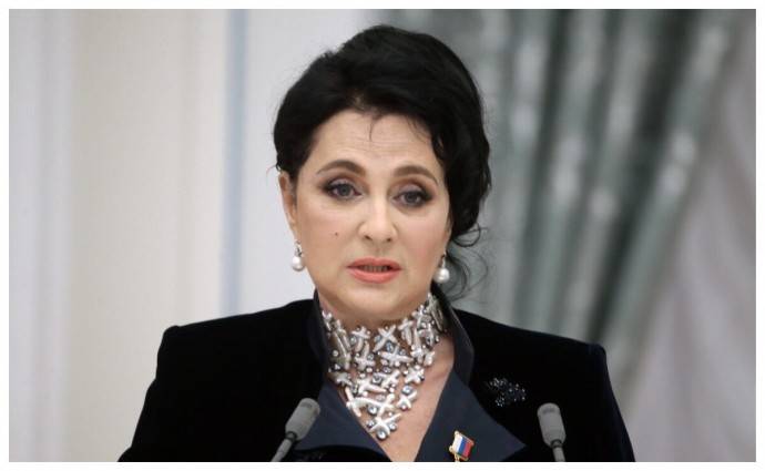 Спустя месяц после развода, 74-летняя Ирина Винер вновь надела свадебное платье Спустя месяц после развода, 74-летняя Ирина Винер вновь надела свадебное платье