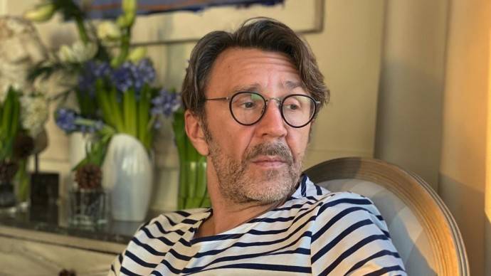 "Жил я раньше без почёта": Сергей Шнуров отказался от звания почётного красноярца "Жил я раньше без почёта": Сергей Шнуров отказался от звания почётного красноярца