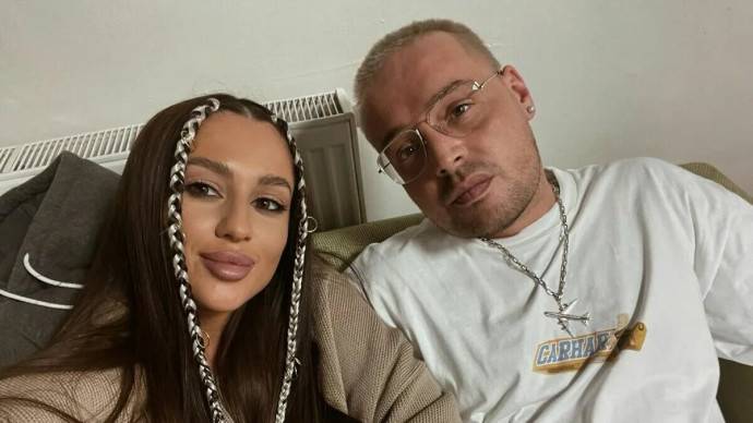 «Жена привела в порядок эту рухлядь»: Гуф удивил поклонников похудевшим и помолодевшим внешним видом
«Жена привела в порядок эту рухлядь»: Гуф удивил поклонников похудевшим и помолодевшим внешним видом