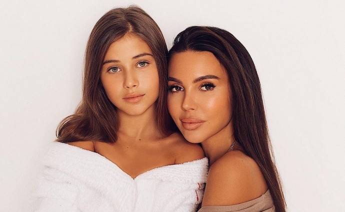 Оксана Самойлова снялась в фотосессии с дочерьми Оксана Самойлова снялась в фотосессии с дочерьми