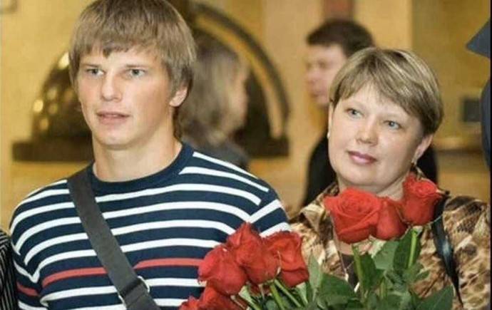 «Обглодала до костей»: мать Андрея Аршавина озвучила новый диагноз Алисы Казьминой и заговорила о судьбе своей внучки Есени «Обглодала до костей»: мать Андрея Аршавина озвучила новый диагноз Алисы Казьминой и заговорила о судьбе своей внучки Есени