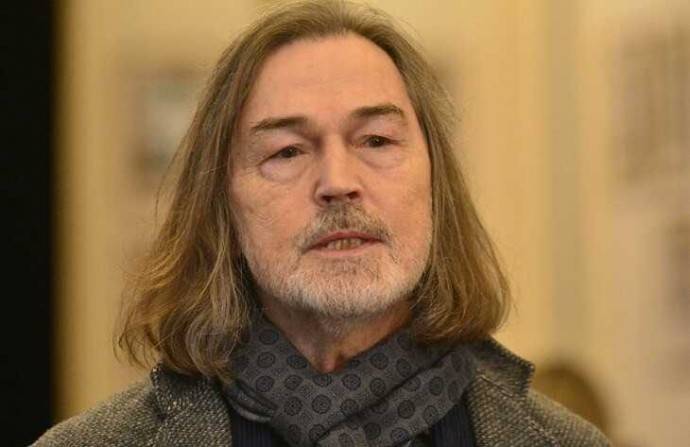 Никас Сафронов пояснил, почему Олег Табаков не мог быть тираном-любовником Елены Прокловой Никас Сафронов пояснил, почему Олег Табаков не мог быть тираном-любовником Елены Прокловой