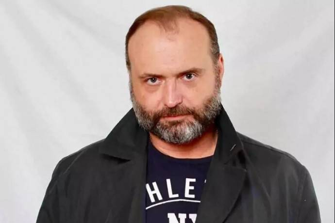 «Разыгрывает спектакль»: Марк Горонок пытался выдать себя за военнослужащего, чтобы забрать арестованную машину у приставов и наврал про деньги «Разыгрывает спектакль»: Марк Горонок пытался выдать себя за военнослужащего, чтобы забрать арестованную машину у приставов и наврал про деньги