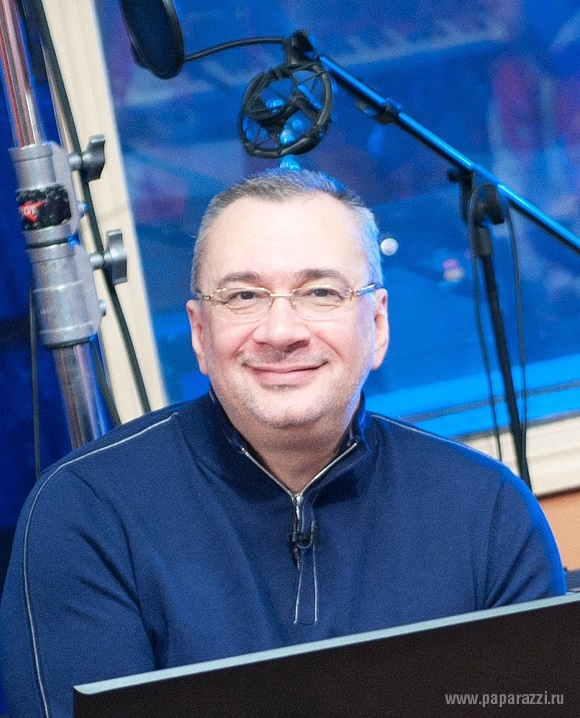 Константин Меладзе презентовал новую песню на Первом канале. "Ах, как я была влюблена, мой друг..." Константин Меладзе презентовал новую песню на Первом канале. "Ах, как я была влюблена, мой друг..."