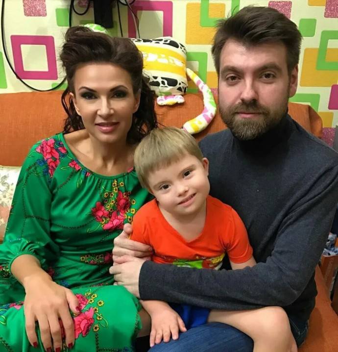 «Папе можно»: экс-муж Эвелины Блёданс дал возмутительный совет мужчинам, в семье которых родился больной ребёнок «Папе можно»: экс-муж Эвелины Блёданс дал возмутительный совет мужчинам, в семье которых родился больной ребёнок