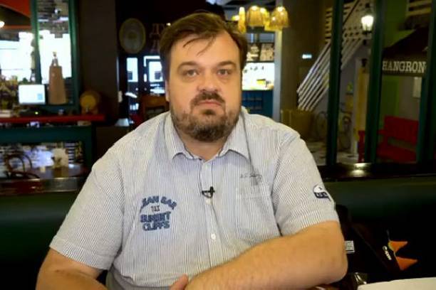 Василий Уткин поведал подробности недавнего конфликта с Первым каналом Василий Уткин поведал подробности недавнего конфликта с Первым каналом