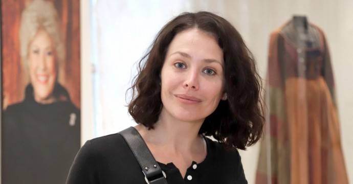 Екатерина Волкова голая вышла в поле и вступила в конфликт с матерью Екатерина Волкова голая вышла в поле и вступила в конфликт с матерью