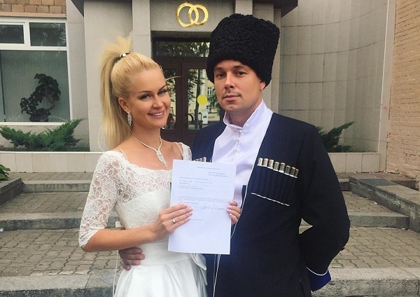 Марина Африкантова и Андрей Чуев подали заявление в ЗАГС и назвали точную дату свадьбы 