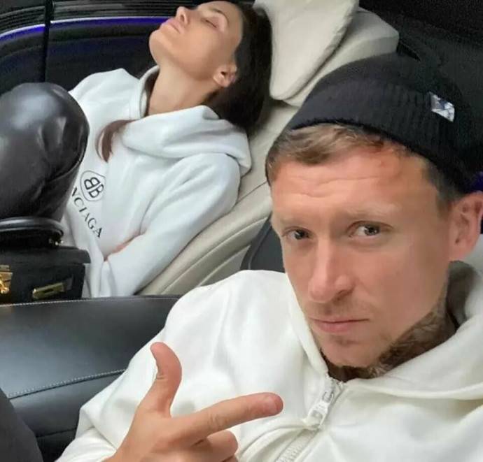 Павел Мамаев отсудил у безработной экс-жены Аланы 3 миллиона рублей Павел Мамаев отсудил у безработной экс-жены Аланы 3 миллиона рублей