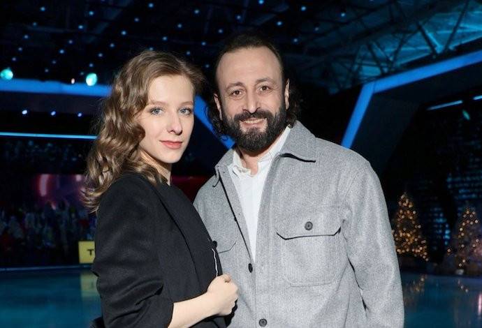«Парни»: Лиза Арзамасова опубликовала фотографию с мужем, сыном и взрослым пасынком «Парни»: Лиза Арзамасова опубликовала фотографию с мужем, сыном и взрослым пасынком