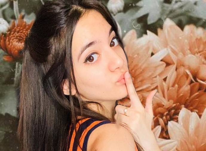 16-летняя звезда TikTok Сия Каккар покончила с собой 16-летняя звезда TikTok Сия Каккар покончила с собой