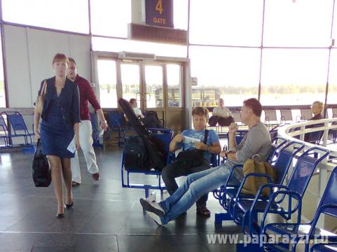 Макс Леонидов целый час просидел в туалете Макс Леонидов целый час просидел в туалете