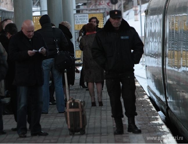 Владимир Познер все же покинул Москву