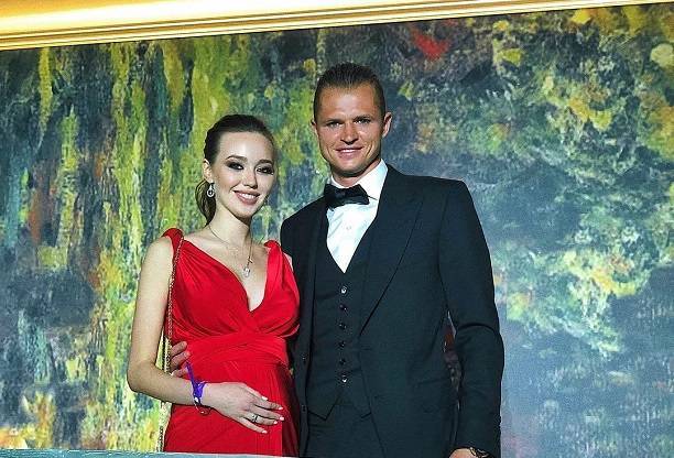 Анастасия Костенко и Дмитрий Тарасов уже начали зарабатывать на еще не родившейся дочери