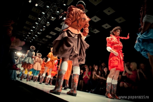 Mercedes-Benz Fashion Week Russia: XXIV сезон российской моды Mercedes-Benz Fashion Week Russia: XXIV сезон российской моды