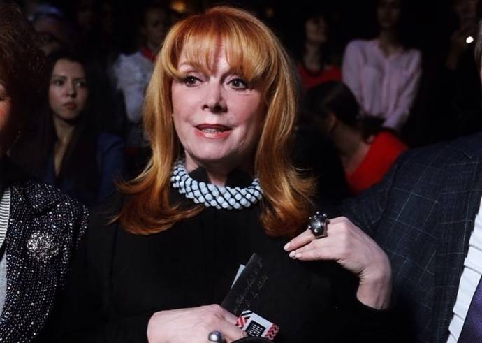 Клара Новикова рассказала о серьезном недуге
Клара Новикова рассказала о серьезном недуге