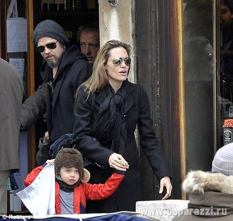 Анджелина Джоли и Брэд Питт вывезли детей в Италию