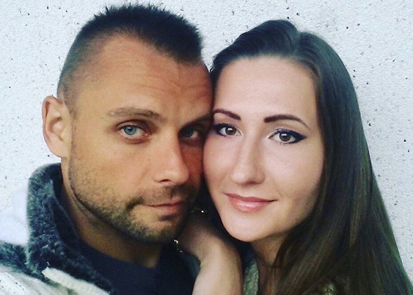 Евгения Перец очень оригинально призналась в любви Семену Фролову Евгения Перец очень оригинально призналась в любви Семену Фролову