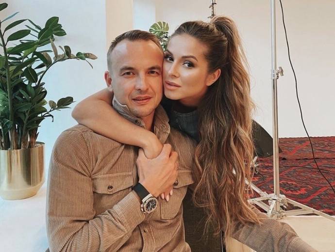 «Левак» укрепил брак: певица Нюша опять беременна «Левак» укрепил брак: певица Нюша опять беременна
