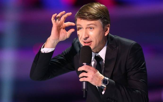 Алексей Ягудин прокомментировал страстный поцелуй Дани Милохина и Евгении Медведевой в эфире шоу «Ледниковый период»