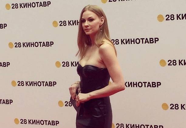 Светлана Ходченкова вновь ошиблась с выбором платья