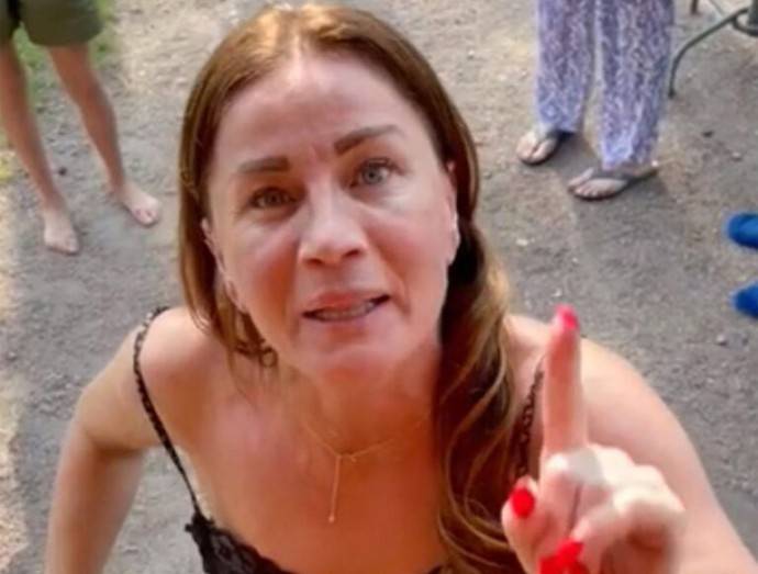 "Я не толкала": Ирина Безбородова впервые прокомментировала нападение на сына Стаса Пьехи "Я не толкала": Ирина Безбородова впервые прокомментировала нападение на сына Стаса Пьехи