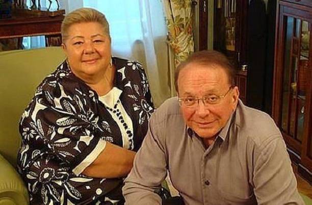 Супруга Александра Маслякова прокомментировала информацию о его внезапной смерти Супруга Александра Маслякова прокомментировала информацию о его внезапной смерти