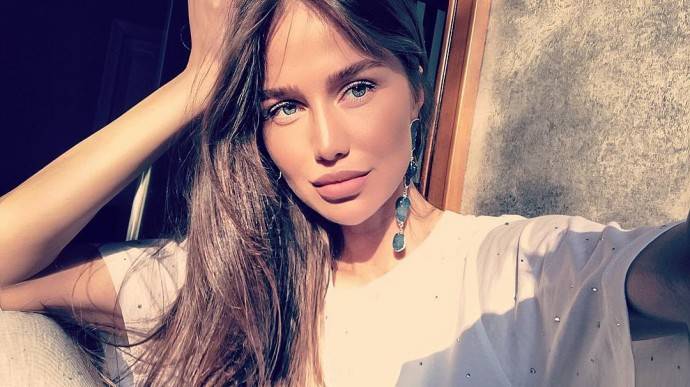 "Мне очень больно": Беременная жена любовника Алексы прокомментировала уход мужа "Мне очень больно": Беременная жена любовника Алексы прокомментировала уход мужа