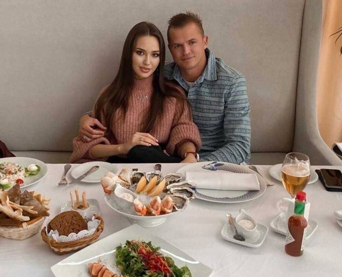 «Свинья какая-то»: Анастасия Костенко призналась, сколько килограмм набрала за время третьей беременности «Свинья какая-то»: Анастасия Костенко призналась, сколько килограмм набрала за время третьей беременности