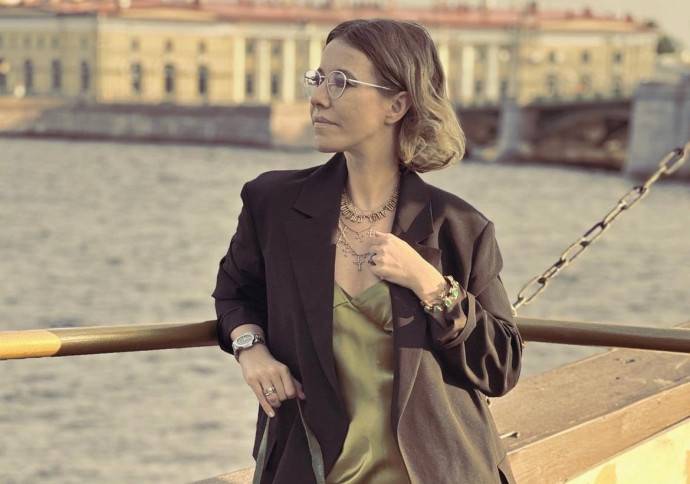 "Шик по-саратовски": Ксения Собчак высмеяла Надежду Стрелец и Викторию Боню
"Шик по-саратовски": Ксения Собчак высмеяла Надежду Стрелец и Викторию Боню