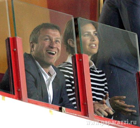 Роман Абрамович порадовал Дашу Жукову Роман Абрамович порадовал Дашу Жукову