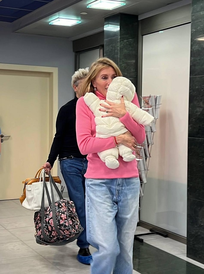 Светлана Бондарчук забрала сына из роддома