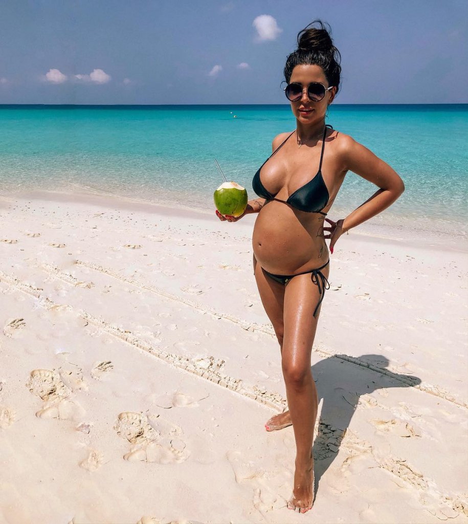 Беременная Катя Колисниченко  бикини Мальдивы февраль 2019 BuGuVJLho7_.jpg
