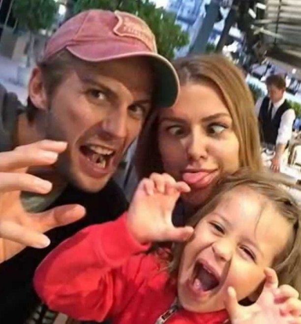 Виктория Боня с дочкой Анджелиной и Алексом