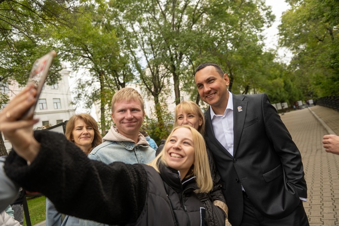 Максим Иванов — российский политик и государственный деятель Максим Иванов — российский политик и государственный деятель
