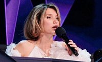 Беременная третьим ребёнком Регина Тодоренко привела мужа на шоу "Маска"