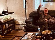 Леонардо ДиКаприо засветился на футболе со своим бойфрендом