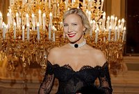 Лена Летучая приспустила штаны на бразильском побережье