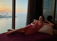 Настасья Самбурская устроила провокационную фотосессию в Дубае, напрашиваясь на «непристойное предложение». Топ пляжных фото Настасьи Самбурской, которая любит почудить