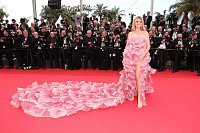 Организаторы каннского кинофестиваля лишили «красную дорожку» перчинки, но всех спасла Хайди Клум