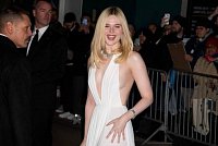 На вручение премий Gotham Film Awards Эль Фаннинг появилась в очень смелом платье, а Рианна завернулась в простыню