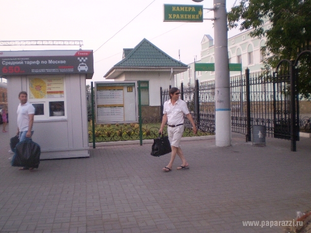 Москва,Рижский вокзал,Звёзды эстрады поехали на поезде на конкурс новая-волна 2010