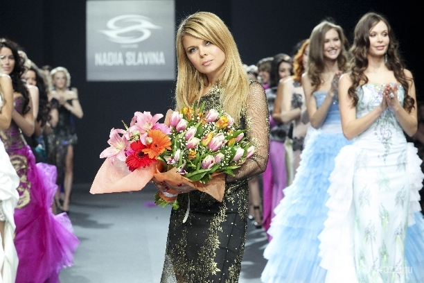 Модельер Надя Славина представила свою новую коллекцию «Сияние».