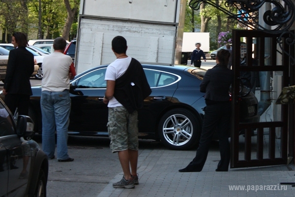 шакира  в  питере  чудит  и  звездит  по  полной