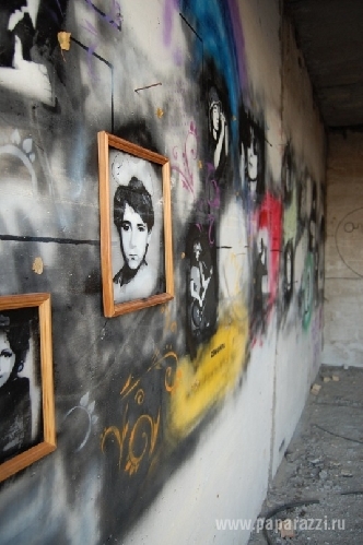 Фанаты Земфиры расписывают стены домов ее портретами