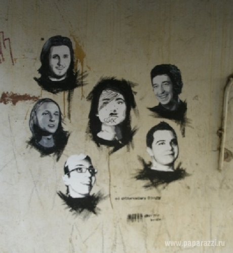 Фанаты Земфиры расписывают стены домов ее портретами