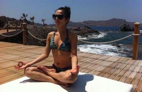Сати Казанова выложила в блоге фото в купальнике